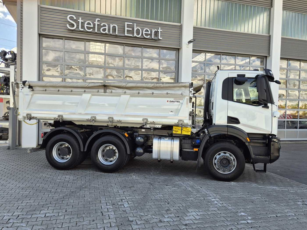 Iveco X-Way AD300X48Z HR 6x4 Intarder Bordmatic Kamera - Самоскид вантажівка: фото 5 Iveco X-Way AD300X48Z HR 6x4 Intarder Bordmatic Kamera - Самоскид вантажівка: фото 5