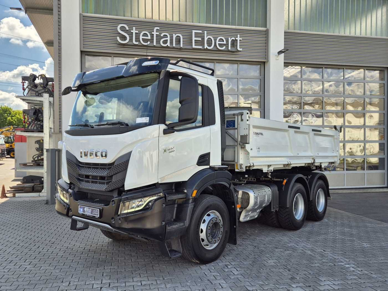 Iveco X-Way AD300X48Z HR 6x4 Intarder Bordmatic Kamera - Самоскид вантажівка: фото 2 Iveco X-Way AD300X48Z HR 6x4 Intarder Bordmatic Kamera - Самоскид вантажівка: фото 2