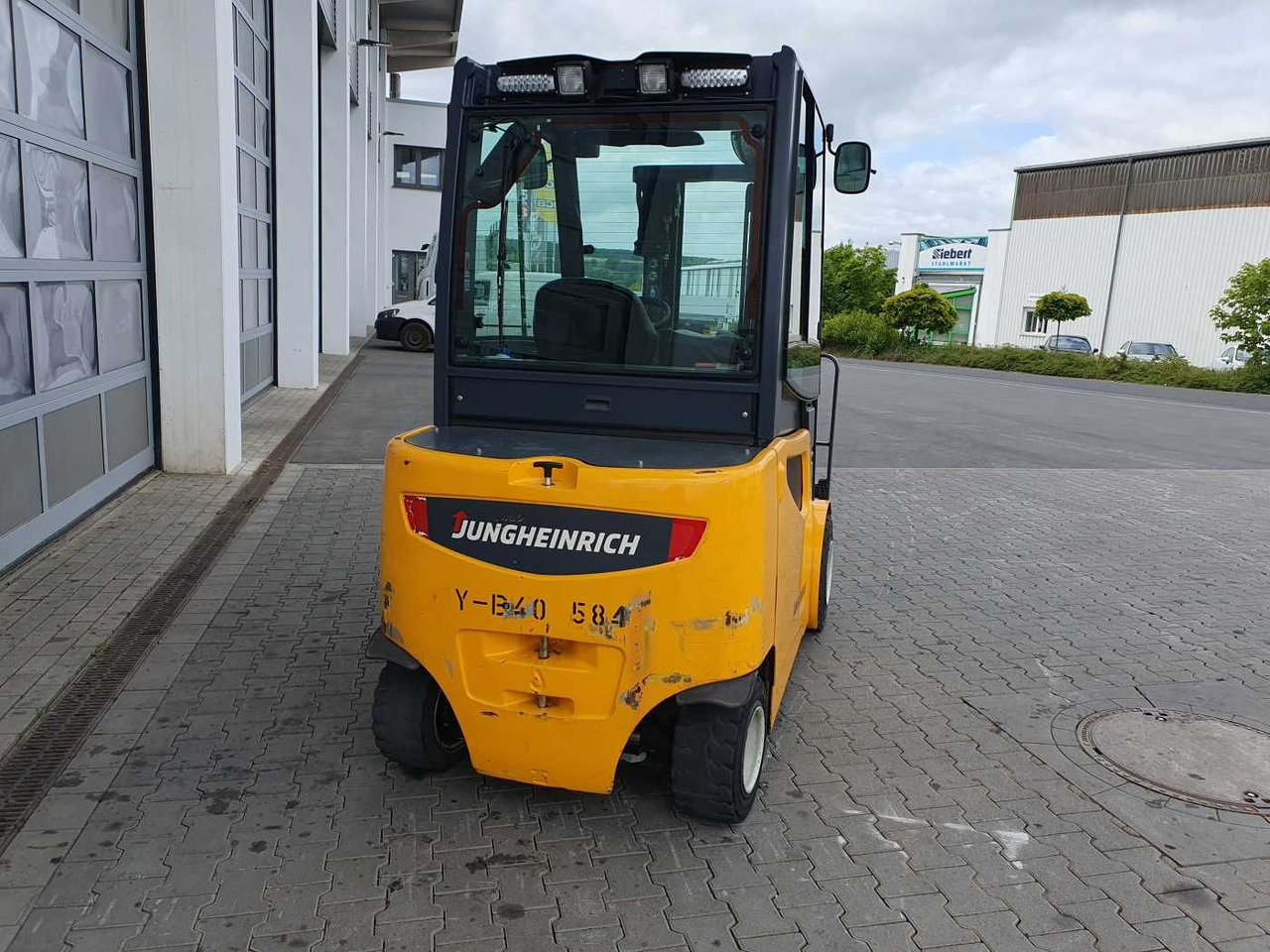 Jungheinrich EFG S30 / Triplex: 4.40m! / SS / nur 1.674h! - Електронавантажувач: фото 4 Jungheinrich EFG S30 / Triplex: 4.40m! / SS / nur 1.674h! - Електронавантажувач: фото 4
