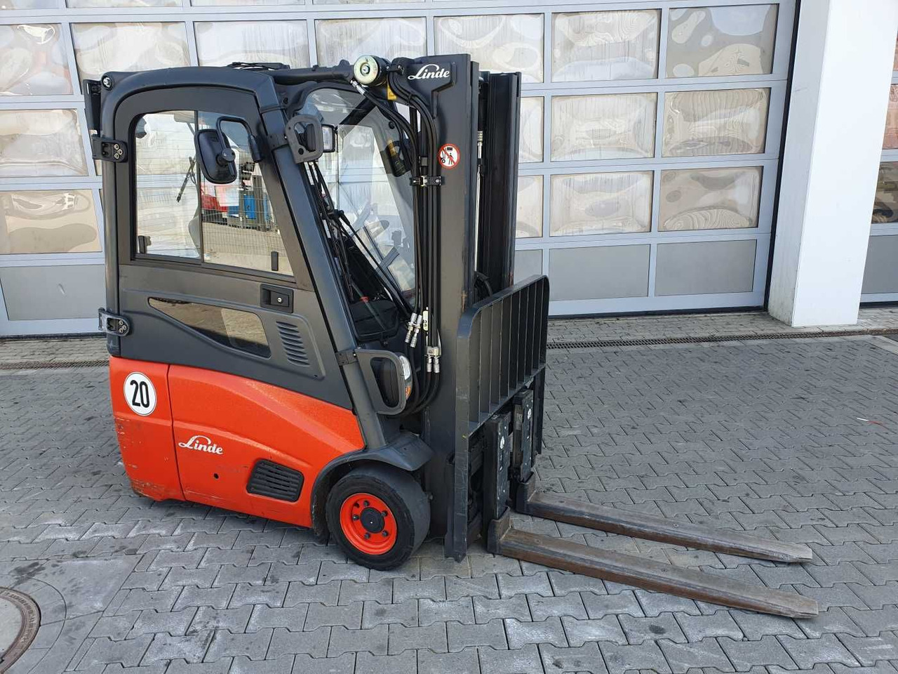 Linde E14 - 01 / Triplex: 4.00m! / SS / nur 3.405h! - Електронавантажувач: фото 2 Linde E14 - 01 / Triplex: 4.00m! / SS / nur 3.405h! - Електронавантажувач: фото 2
