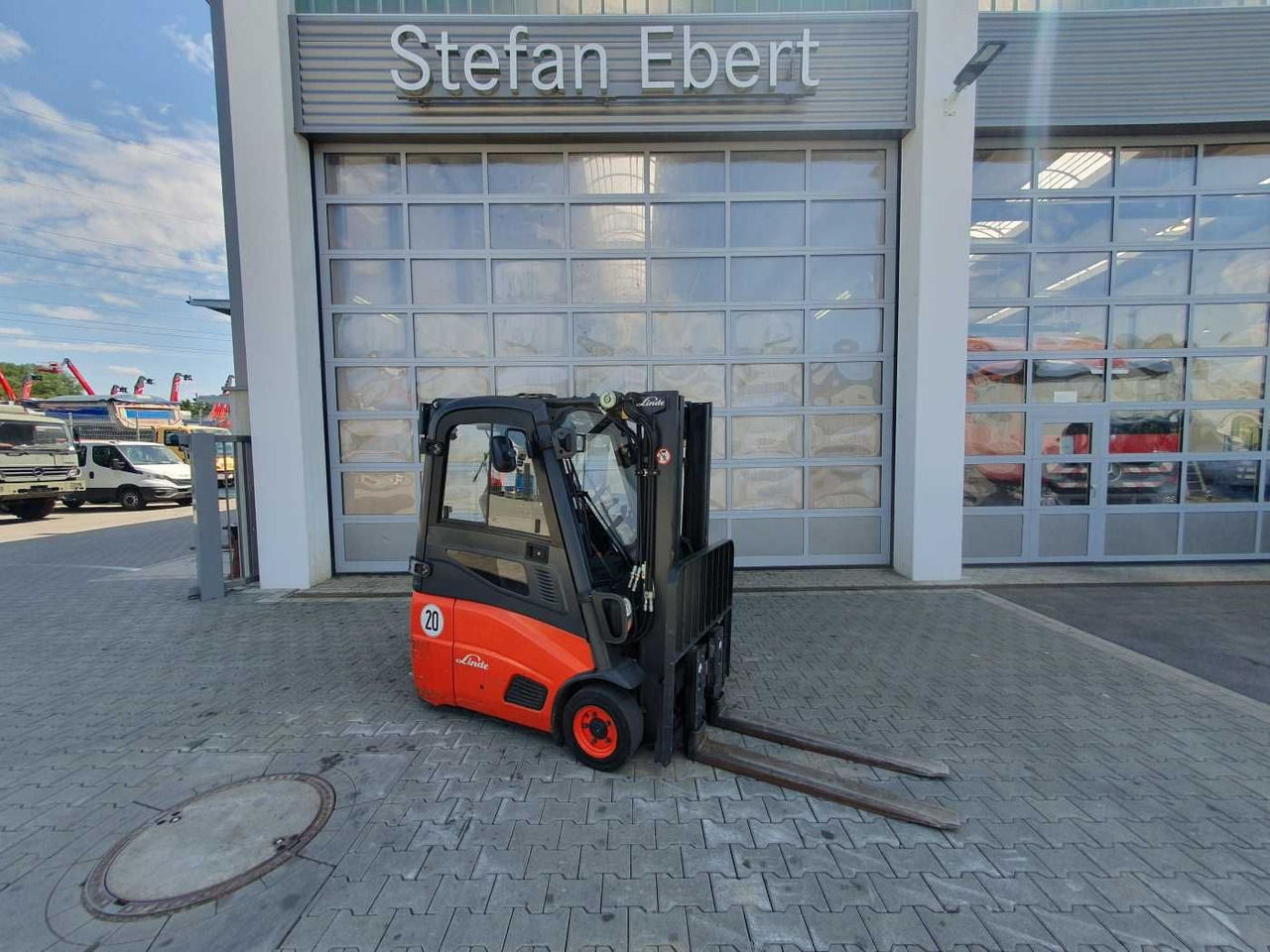 Linde E14 - 01 / Triplex: 4.00m! / SS / nur 3.405h! - Електронавантажувач: фото 1 Linde E14 - 01 / Triplex: 4.00m! / SS / nur 3.405h! - Електронавантажувач: фото 1