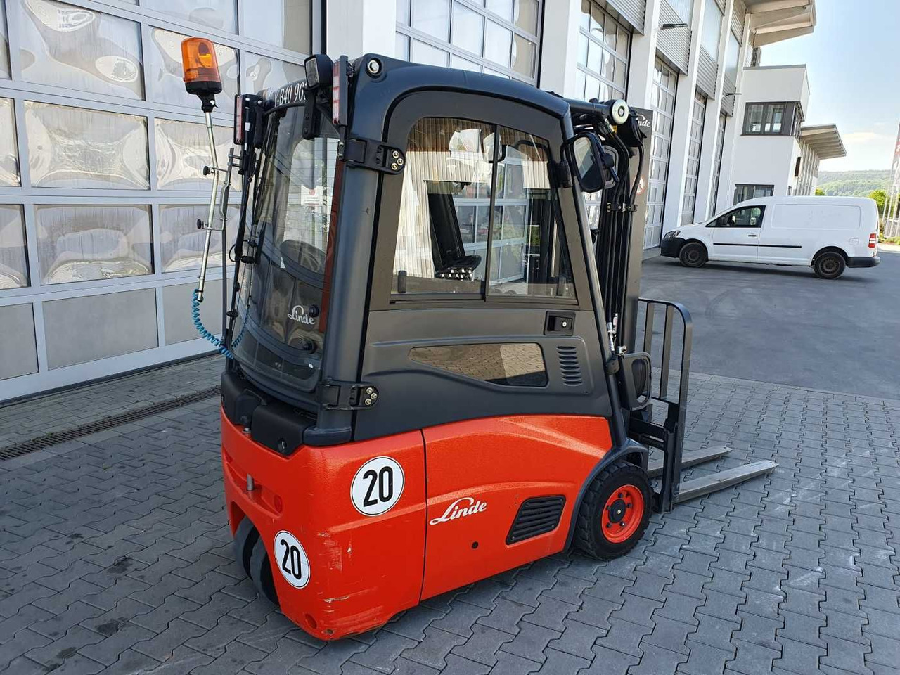 Linde E14 - 01 / Triplex: 4.10m! / SS / nur 1.003h! - Електронавантажувач: фото 3 Linde E14 - 01 / Triplex: 4.10m! / SS / nur 1.003h! - Електронавантажувач: фото 3