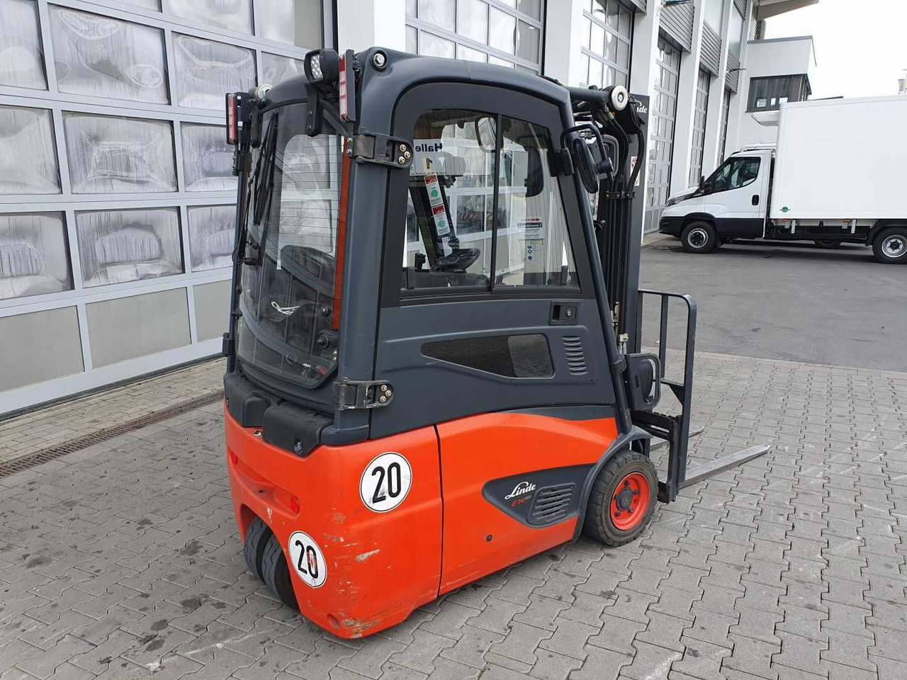 Linde E14 - 02 / Triplex: 4.00m! / SS / nur 1.777h! - Електронавантажувач: фото 3 Linde E14 - 02 / Triplex: 4.00m! / SS / nur 1.777h! - Електронавантажувач: фото 3