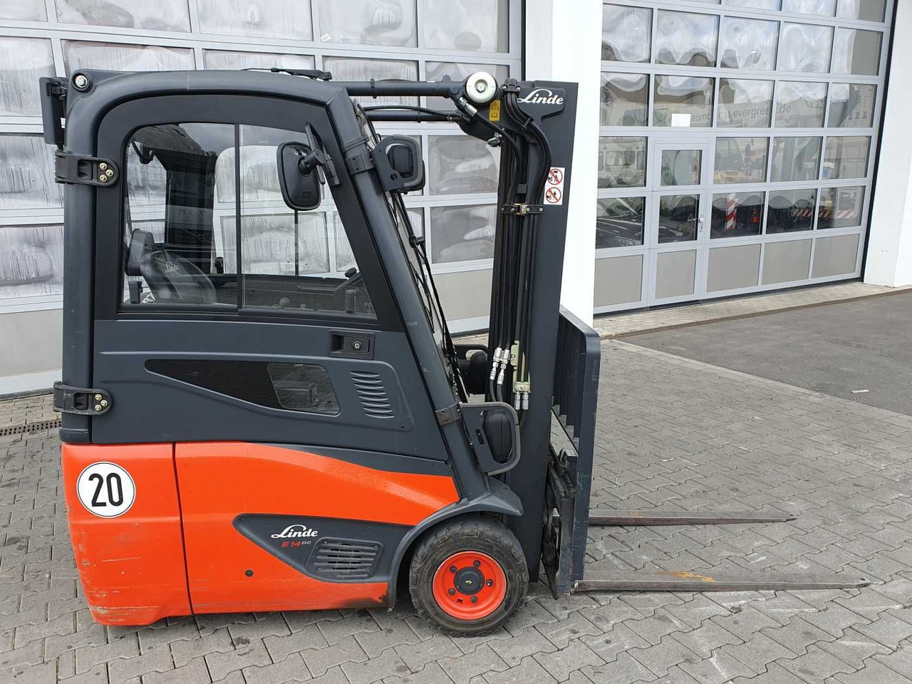 Linde E14 - 02 / Triplex: 4.00m! / SS / nur 2.119h! - Електронавантажувач: фото 3 Linde E14 - 02 / Triplex: 4.00m! / SS / nur 2.119h! - Електронавантажувач: фото 3