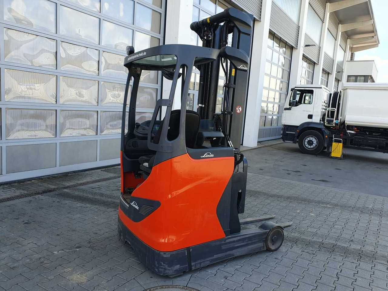 Linde R12B-01 / nur 2.394h! / Hubhöhe: 6m / 2015 - Рiч-трак: фото 4 Linde R12B-01 / nur 2.394h! / Hubhöhe: 6m / 2015 - Рiч-трак: фото 4