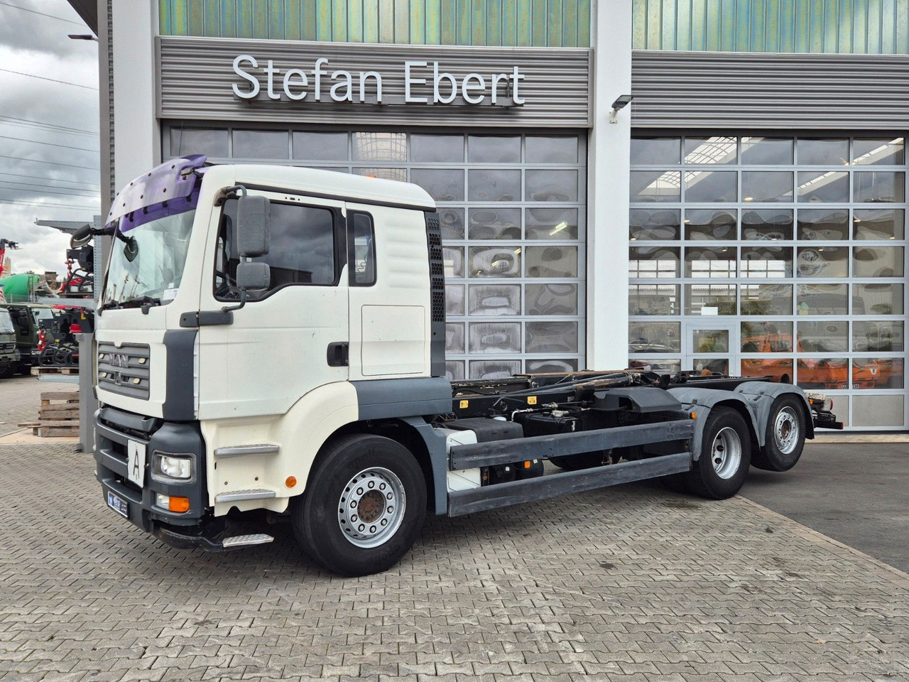 MAN TGA 26.440 6x2-2 BL Meiller RK 20.70 Bett - Гаковий мультиліфт вантажівка: фото 4 MAN TGA 26.440 6x2-2 BL Meiller RK 20.70 Bett - Гаковий мультиліфт вантажівка: фото 4