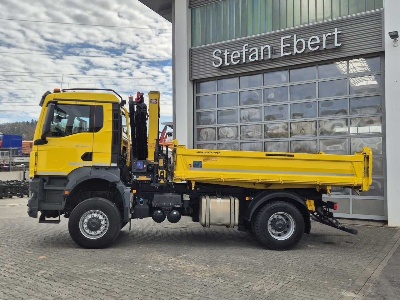 MAN TGS 18.430 4x4 BL Kran HMF 1130K-RCS Funk AHK - Самоскид вантажівка: фото 4 MAN TGS 18.430 4x4 BL Kran HMF 1130K-RCS Funk AHK - Самоскид вантажівка: фото 4
