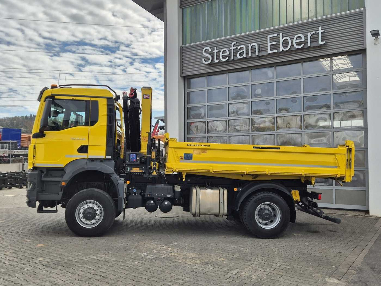 MAN TGS 18.430 4x4 BL Kran HMF 1130K-RCS Funk AHK - Самоскид вантажівка: фото 4 MAN TGS 18.430 4x4 BL Kran HMF 1130K-RCS Funk AHK - Самоскид вантажівка: фото 4