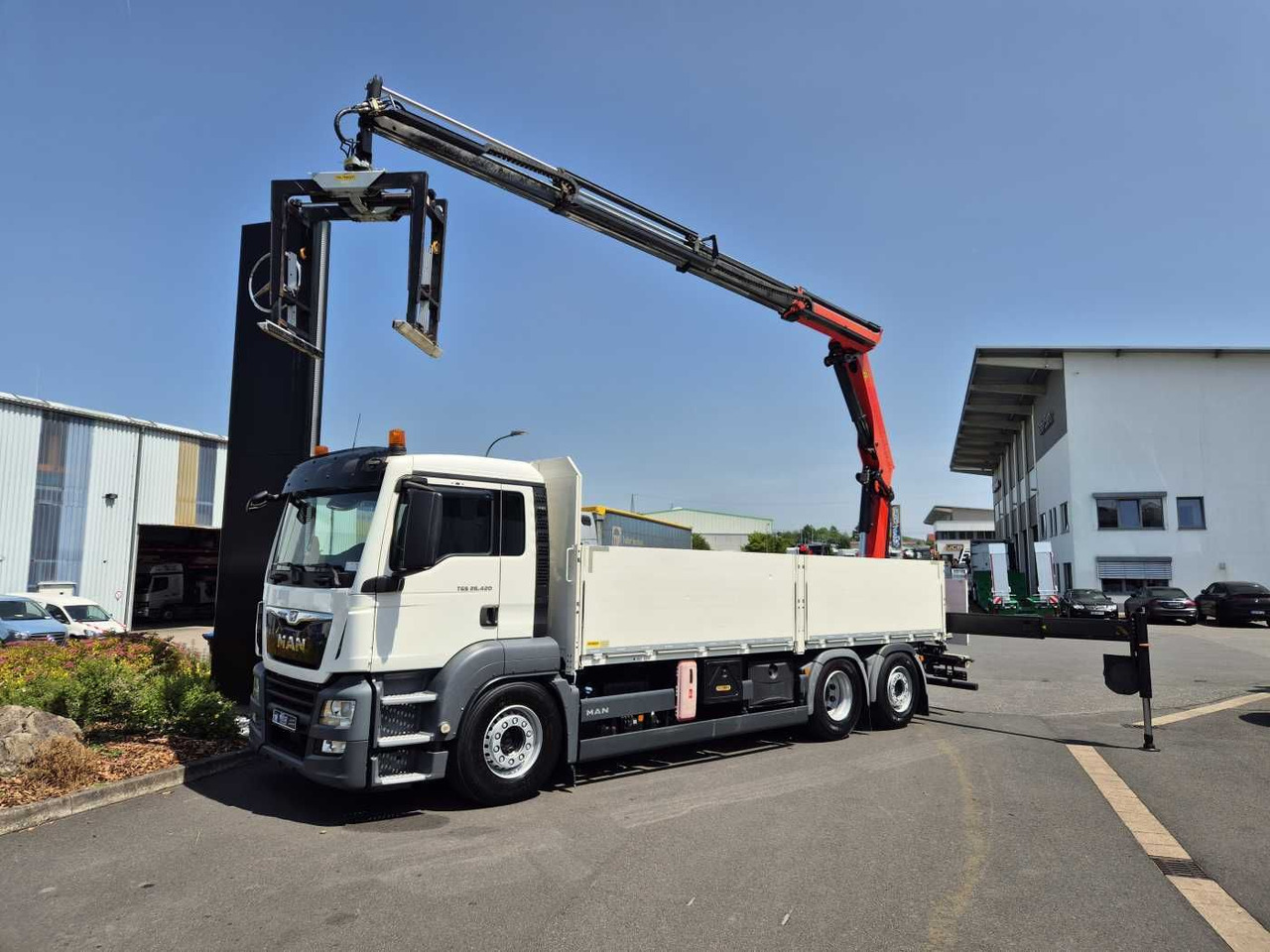 MAN TGS 26.420 6x2-4 LL Palfinger PK 22002-EH B Funk - Бортова вантажівка/ Платформа: фото 1 MAN TGS 26.420 6x2-4 LL Palfinger PK 22002-EH B Funk - Бортова вантажівка/ Платформа: фото 1