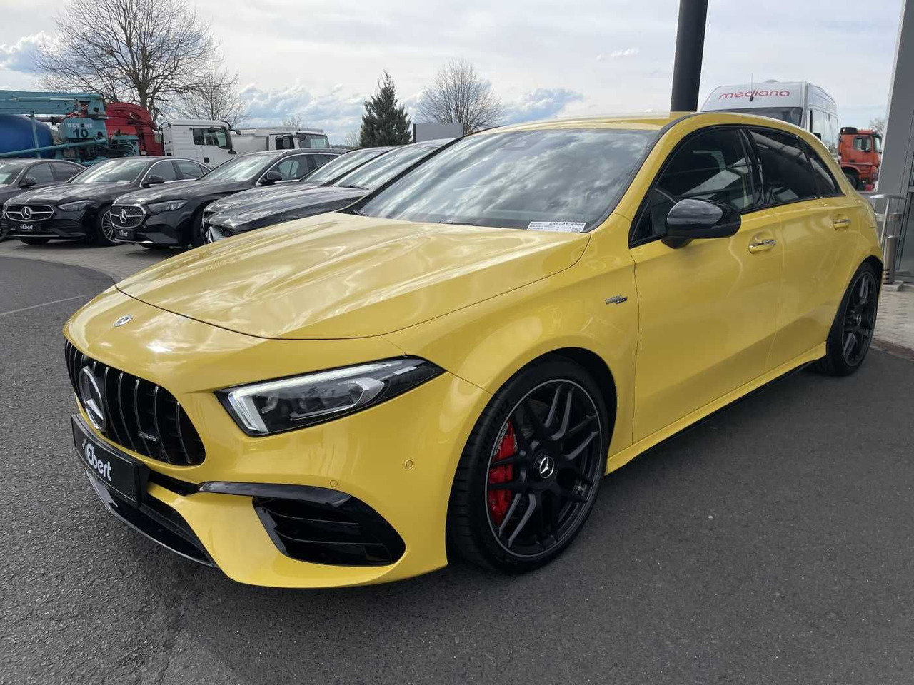 Mercedes-Benz A 45 S AMG PerfSitz+Night+PAGA+RIDE +19' - Легковий автомобіль: фото 2 Mercedes-Benz A 45 S AMG PerfSitz+Night+PAGA+RIDE +19' - Легковий автомобіль: фото 2
