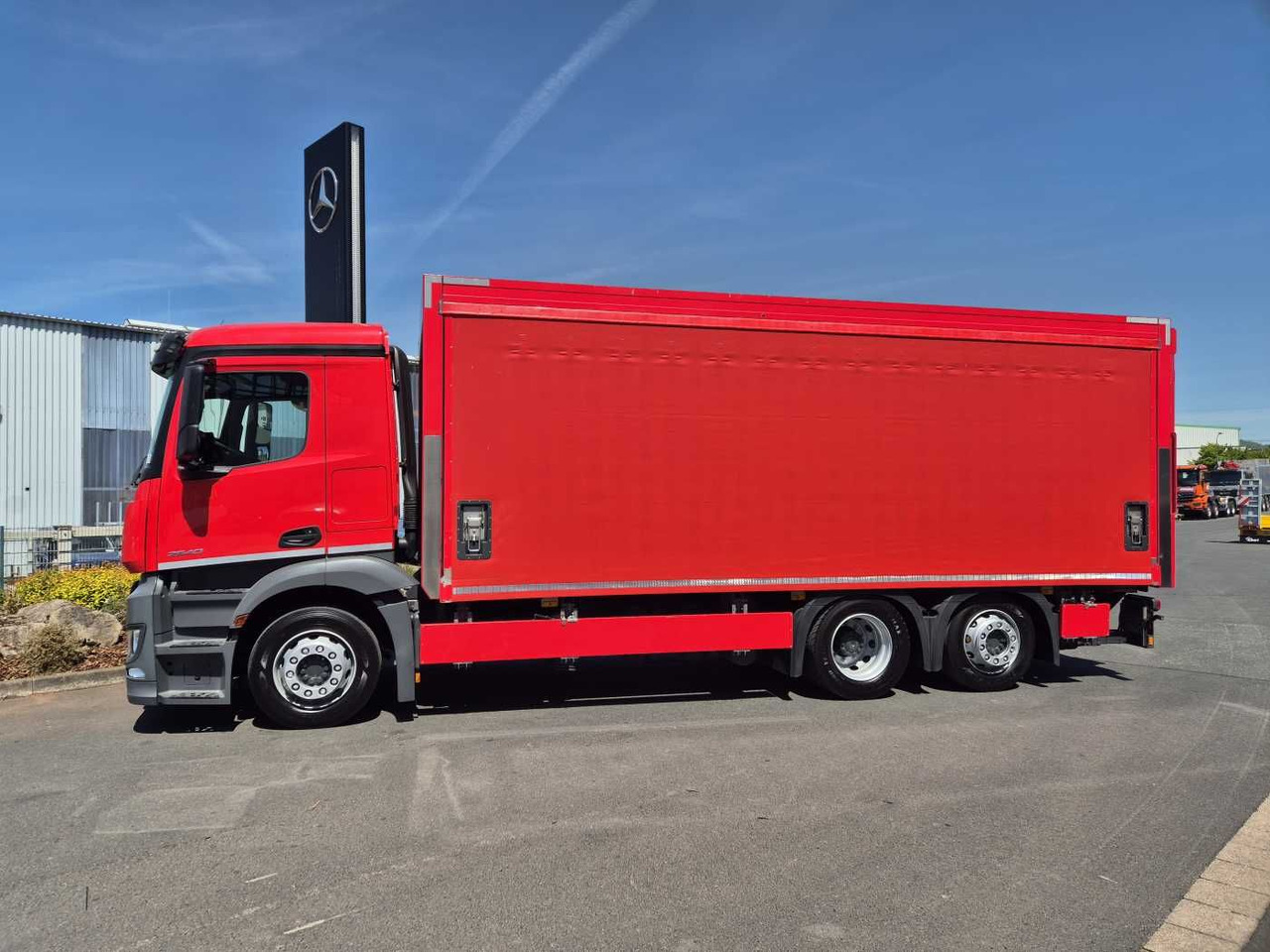 Mercedes-Benz Antos 2540 LnR 6x2 LBW Schiebeplanen AHK - Для перевезення напоїв вантажівка: фото 4 Mercedes-Benz Antos 2540 LnR 6x2 LBW Schiebeplanen AHK - Для перевезення напоїв вантажівка: фото 4