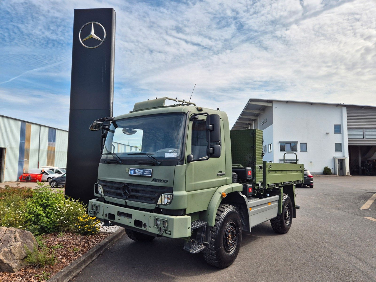 Mercedes-Benz Atego 1018 A 4x4 Pritsche Singlebereift 7 Stück - Бортова вантажівка/ Платформа: фото 1 Mercedes-Benz Atego 1018 A 4x4 Pritsche Singlebereift 7 Stück - Бортова вантажівка/ Платформа: фото 1