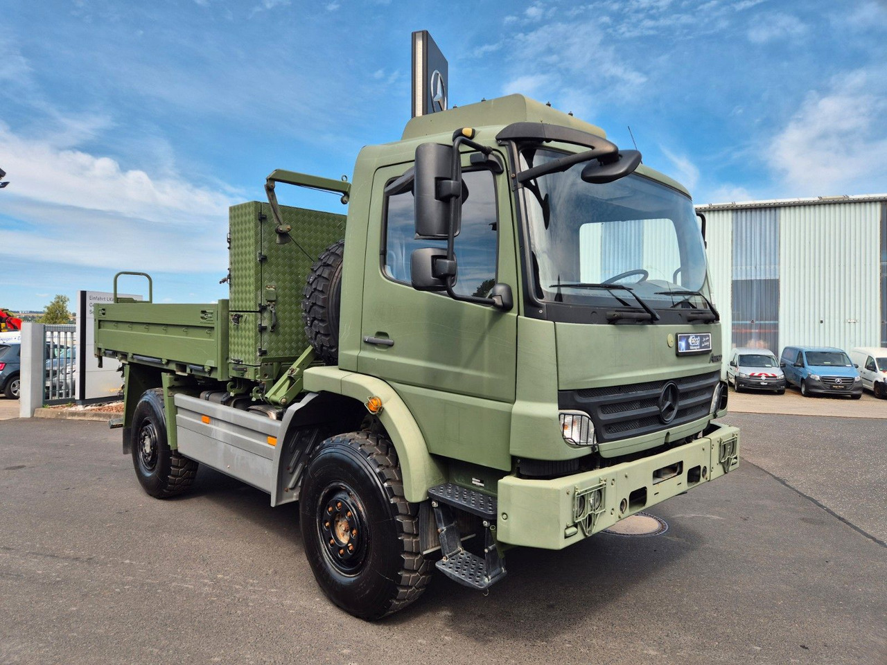 Mercedes-Benz Atego 1018 A 4x4 Pritsche Singlebereift 7 Stück - Бортова вантажівка/ Платформа: фото 5 Mercedes-Benz Atego 1018 A 4x4 Pritsche Singlebereift 7 Stück - Бортова вантажівка/ Платформа: фото 5