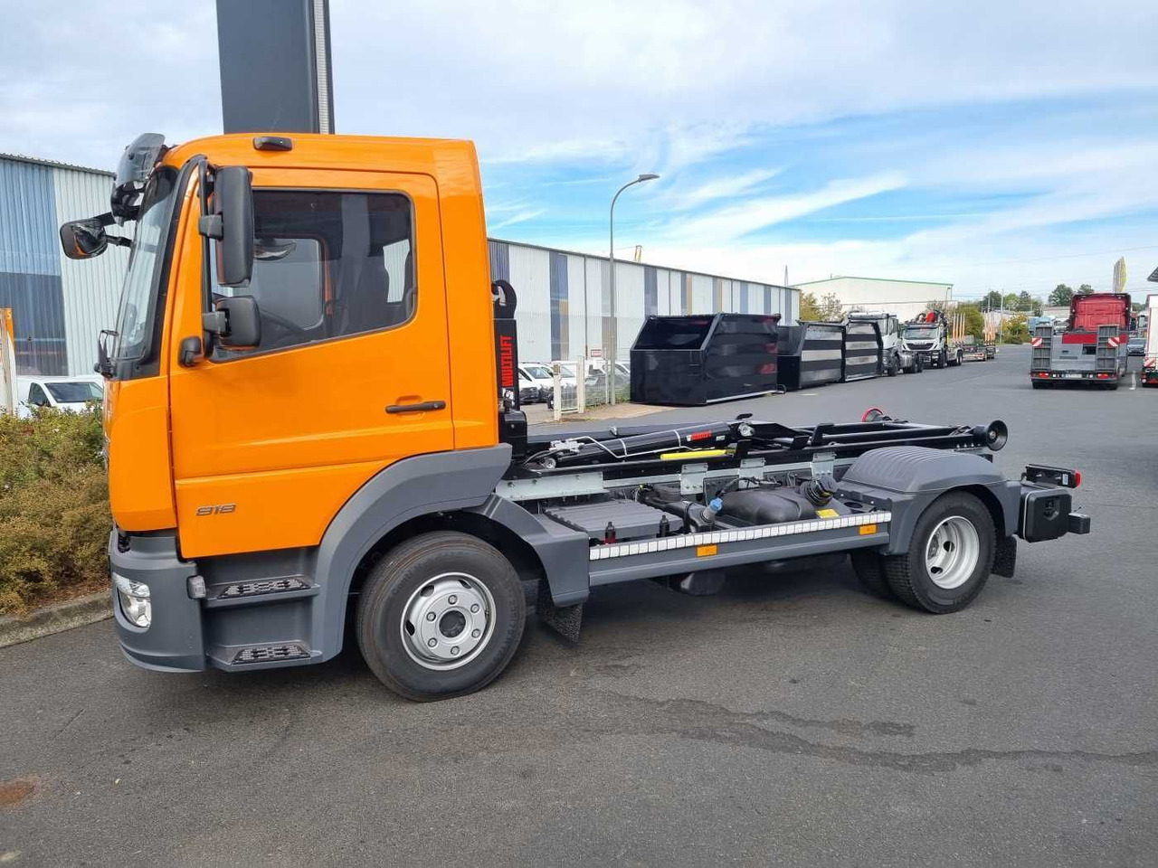 Mercedes-Benz Atego 818 K 4x2 HIAB XR5S3650 AHK Klima - Гаковий мультиліфт вантажівка: фото 4 Mercedes-Benz Atego 818 K 4x2 HIAB XR5S3650 AHK Klima - Гаковий мультиліфт вантажівка: фото 4