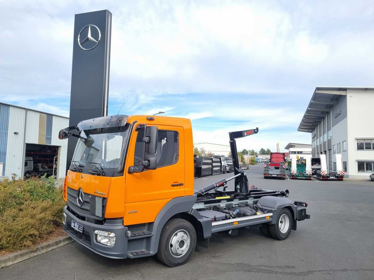 Mercedes-Benz Atego 818 K 4x2 HIAB XR5S3650 AHK Klima - Гаковий мультиліфт вантажівка: фото 1 Mercedes-Benz Atego 818 K 4x2 HIAB XR5S3650 AHK Klima - Гаковий мультиліфт вантажівка: фото 1