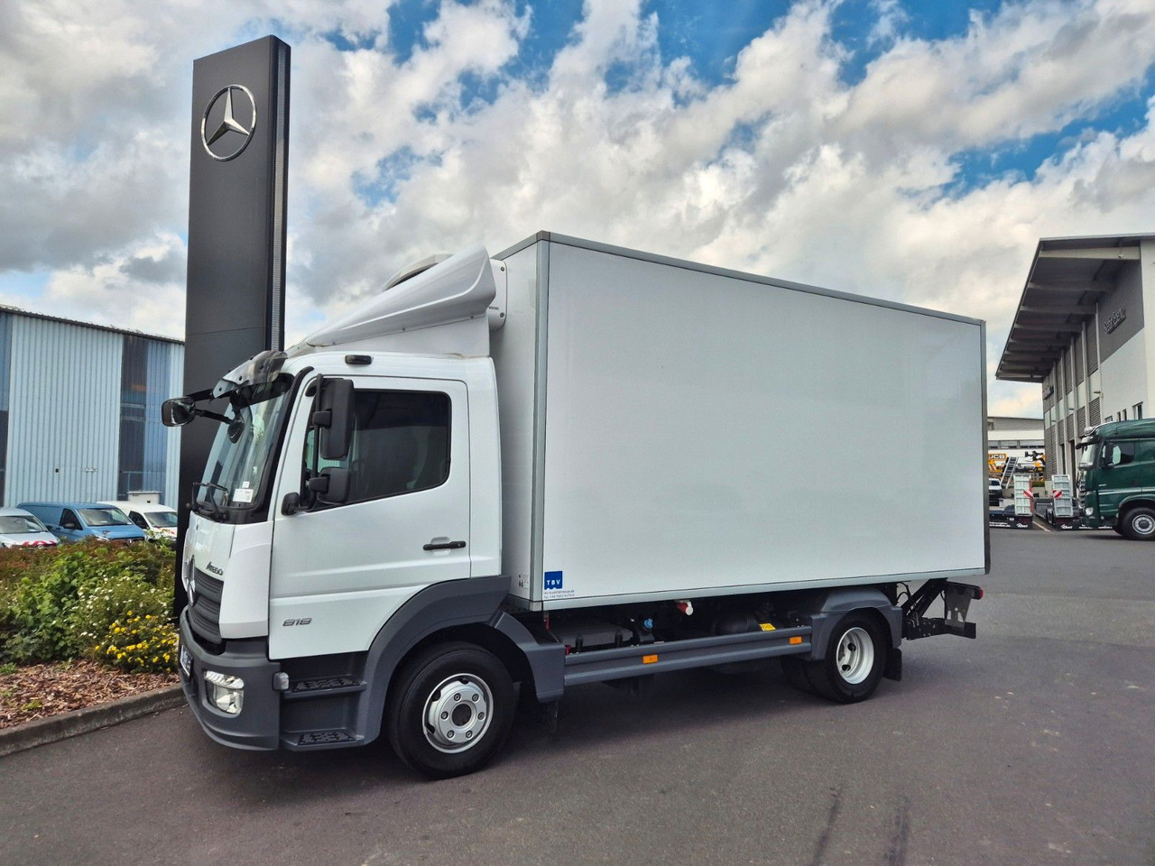 Mercedes-Benz Atego 818 L Kühlkoffer + LBW Carrier Xarios 6 - Фургон-рефрижератор: фото 3 Mercedes-Benz Atego 818 L Kühlkoffer + LBW Carrier Xarios 6 - Фургон-рефрижератор: фото 3