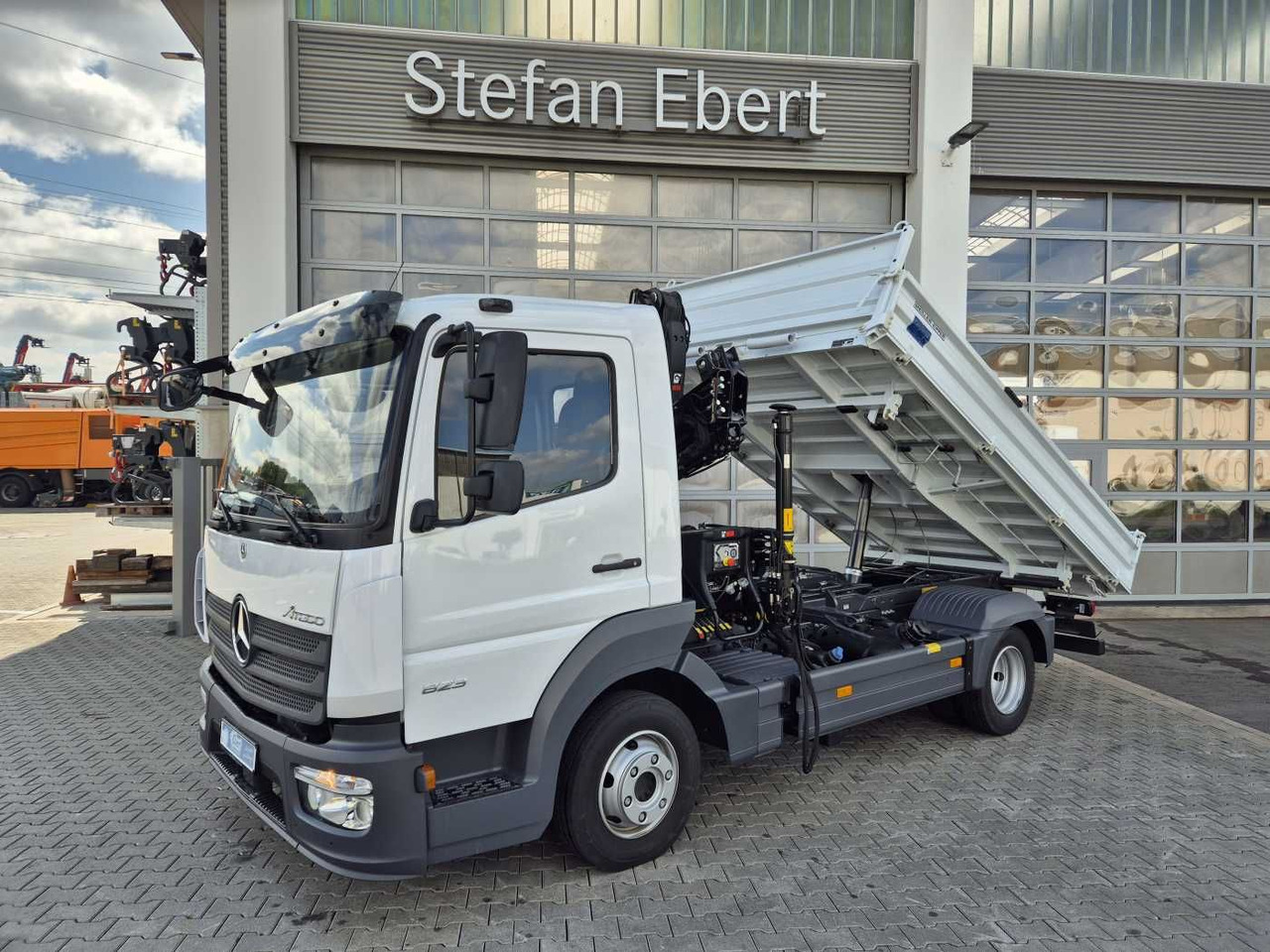 Mercedes-Benz Atego 823 KK Kipper+Kran+Funk+Greifersteuerung - Малотоннажний самоскид: фото 1 Mercedes-Benz Atego 823 KK Kipper+Kran+Funk+Greifersteuerung - Малотоннажний самоскид: фото 1