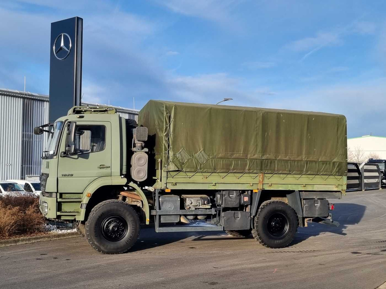 Mercedes-Benz Axor 1829 A 4x4 Pritsche/Plane 10 Stück - Бортова вантажівка/ Платформа: фото 5 Mercedes-Benz Axor 1829 A 4x4 Pritsche/Plane 10 Stück - Бортова вантажівка/ Платформа: фото 5