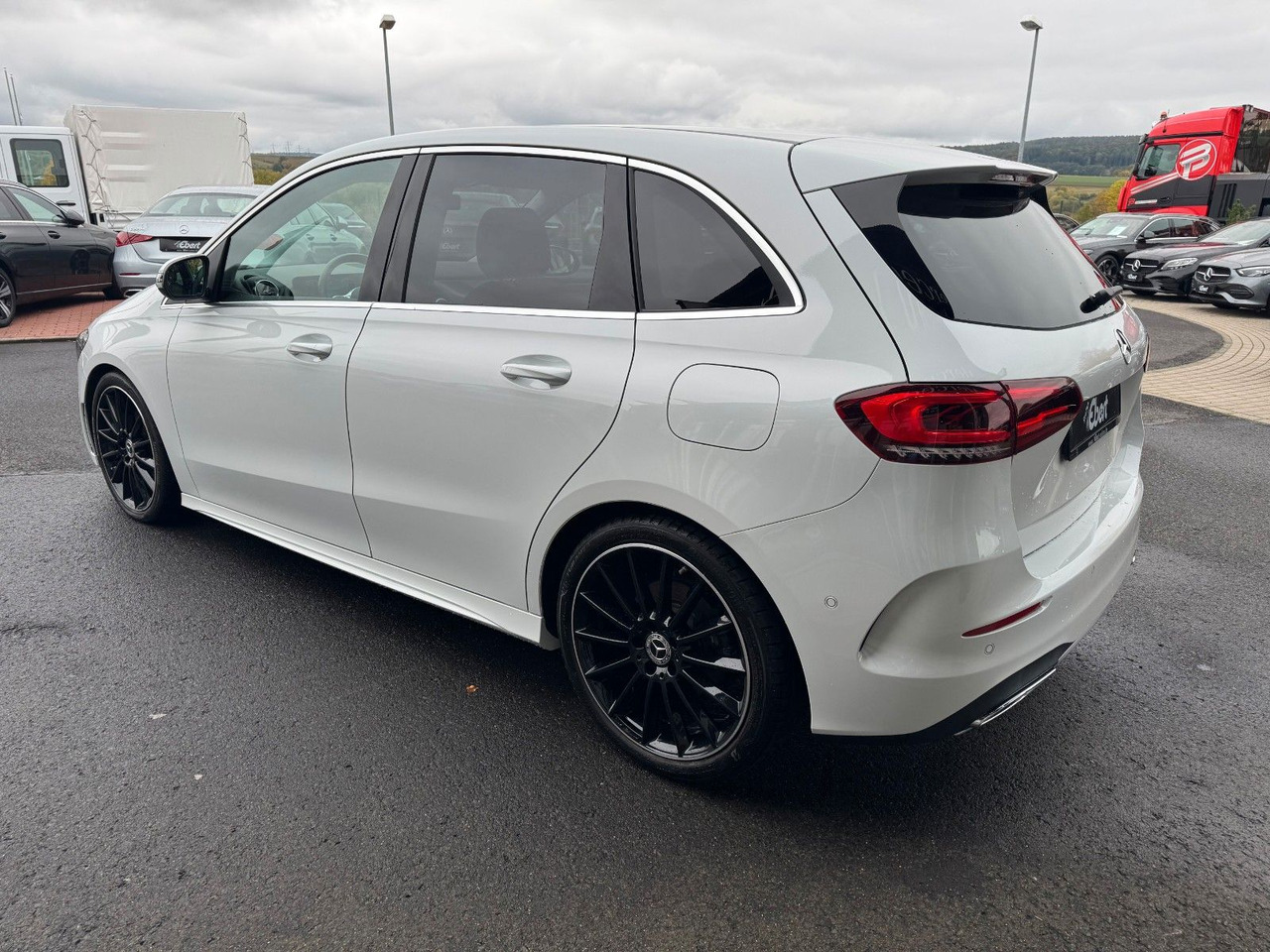 Mercedes-Benz B 200 AMG+Ambiente+360+LED+IHC+TotW - Седан: фото 3 Mercedes-Benz B 200 AMG+Ambiente+360+LED+IHC+TotW - Седан: фото 3