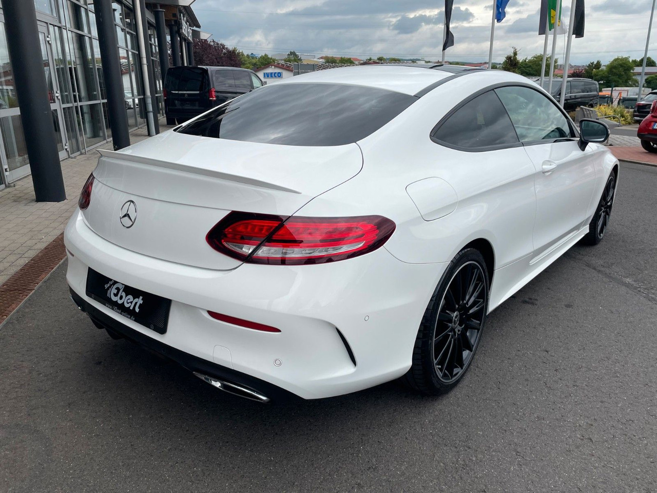 Mercedes-Benz C 220 d Coupe AMG+Pano+R-Kamera+Night+Carplay - Легковий автомобіль: фото 4 Mercedes-Benz C 220 d Coupe AMG+Pano+R-Kamera+Night+Carplay - Легковий автомобіль: фото 4