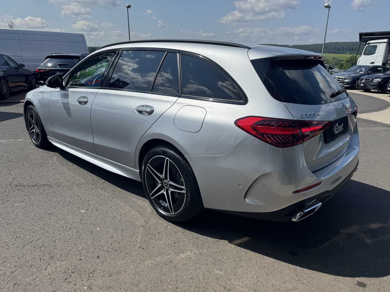 Mercedes-Benz C 300de AMG+Pano+Burm+HUD+360+Digital+VOLL - Легковий автомобіль: фото 3 Mercedes-Benz C 300de AMG+Pano+Burm+HUD+360+Digital+VOLL - Легковий автомобіль: фото 3