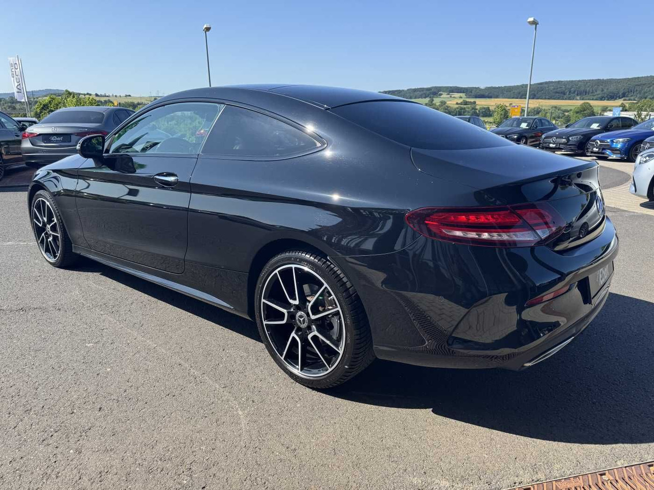 Mercedes-Benz C 400 4M AMG Coupe Pano+Burm+Distr+Memory+360 - Легковий автомобіль: фото 3 Mercedes-Benz C 400 4M AMG Coupe Pano+Burm+Distr+Memory+360 - Легковий автомобіль: фото 3