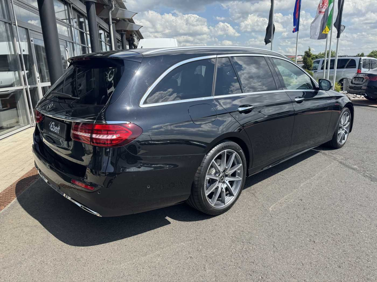 Mercedes-Benz E 220d AMG+Pano+Burm+Distr+Memory+AHK+360 - Легковий автомобіль: фото 4 Mercedes-Benz E 220d AMG+Pano+Burm+Distr+Memory+AHK+360 - Легковий автомобіль: фото 4