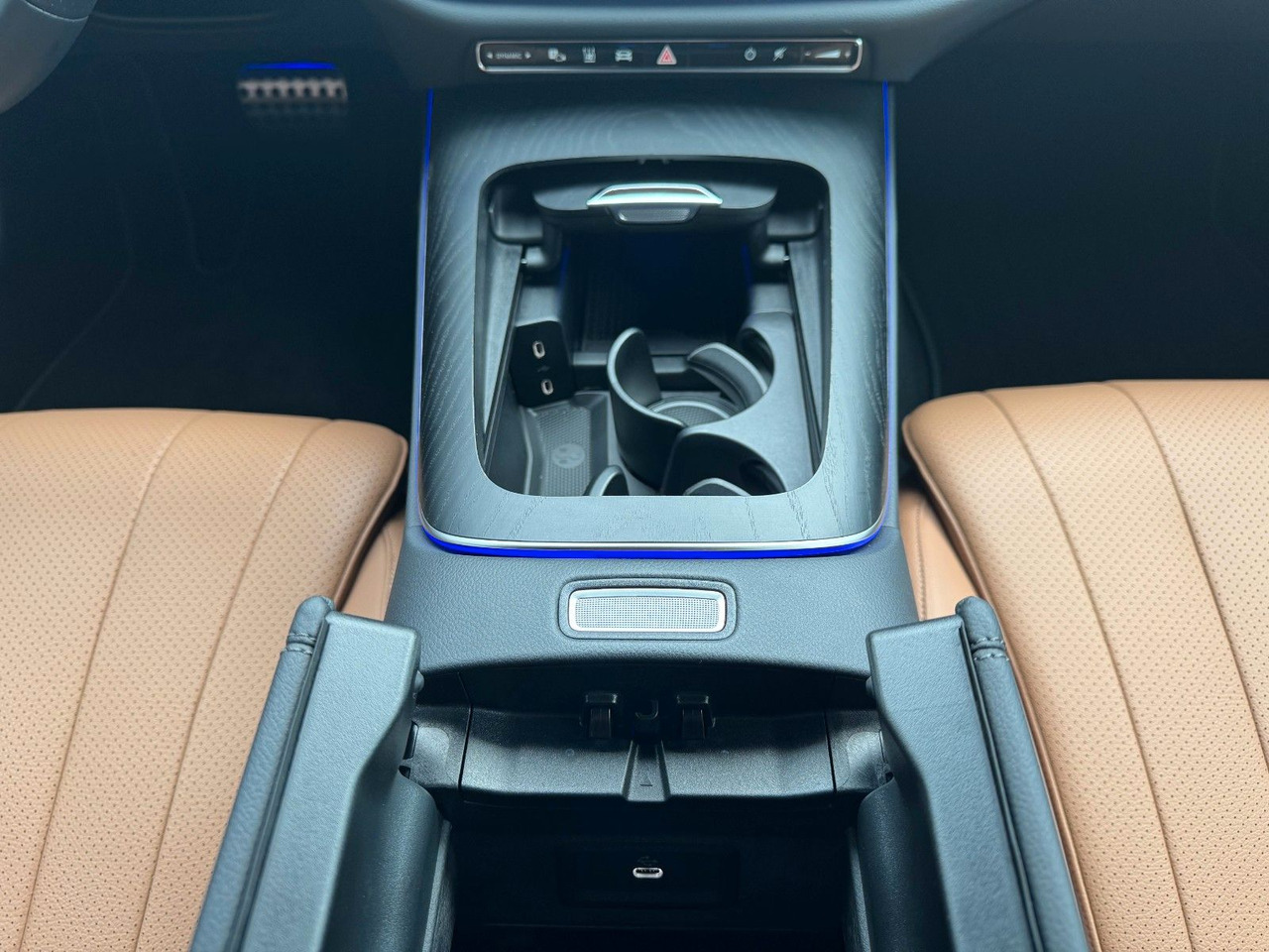 Універсал Mercedes-Benz E 220d T AMG+Hyperscreen+Leder+AHK+DistrPro+STH: фото 21