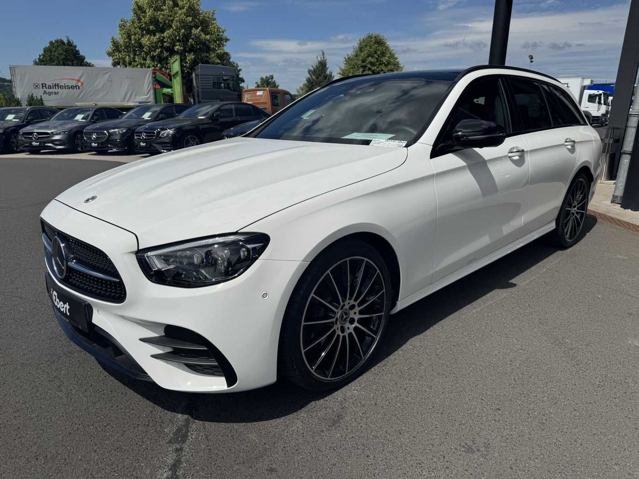 Mercedes-Benz E 300d 4M AMG+Pano+Burm+AHK+360+HUD+ - Легковий автомобіль: фото 2 Mercedes-Benz E 300d 4M AMG+Pano+Burm+AHK+360+HUD+ - Легковий автомобіль: фото 2