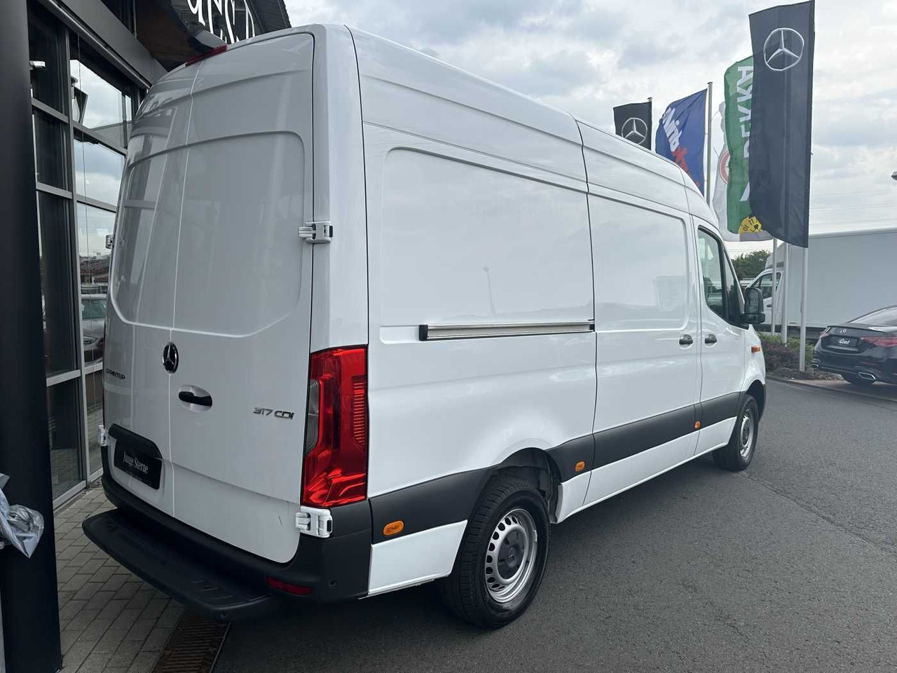 Mercedes-Benz Sprinter 317 CDI 3665 9G Klima 360 MBUX SHZ - Суцільнометалевий фургон: фото 4 Mercedes-Benz Sprinter 317 CDI 3665 9G Klima 360 MBUX SHZ - Суцільнометалевий фургон: фото 4