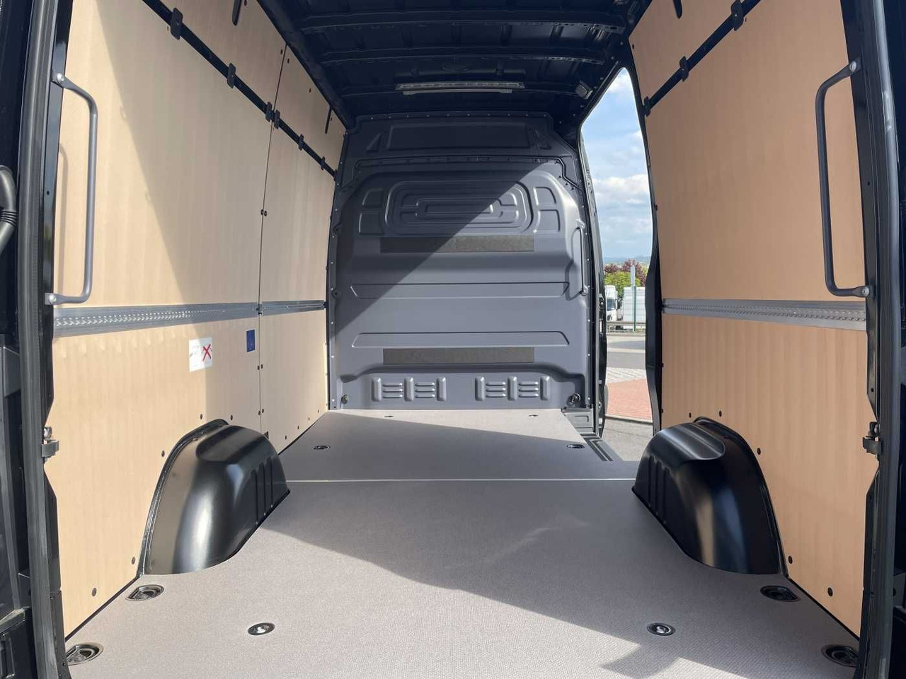 Суцільнометалевий фургон Mercedes-Benz Sprinter 319 CDI 4x4 3665 Klima Kamera MBUX LED: фото 8
