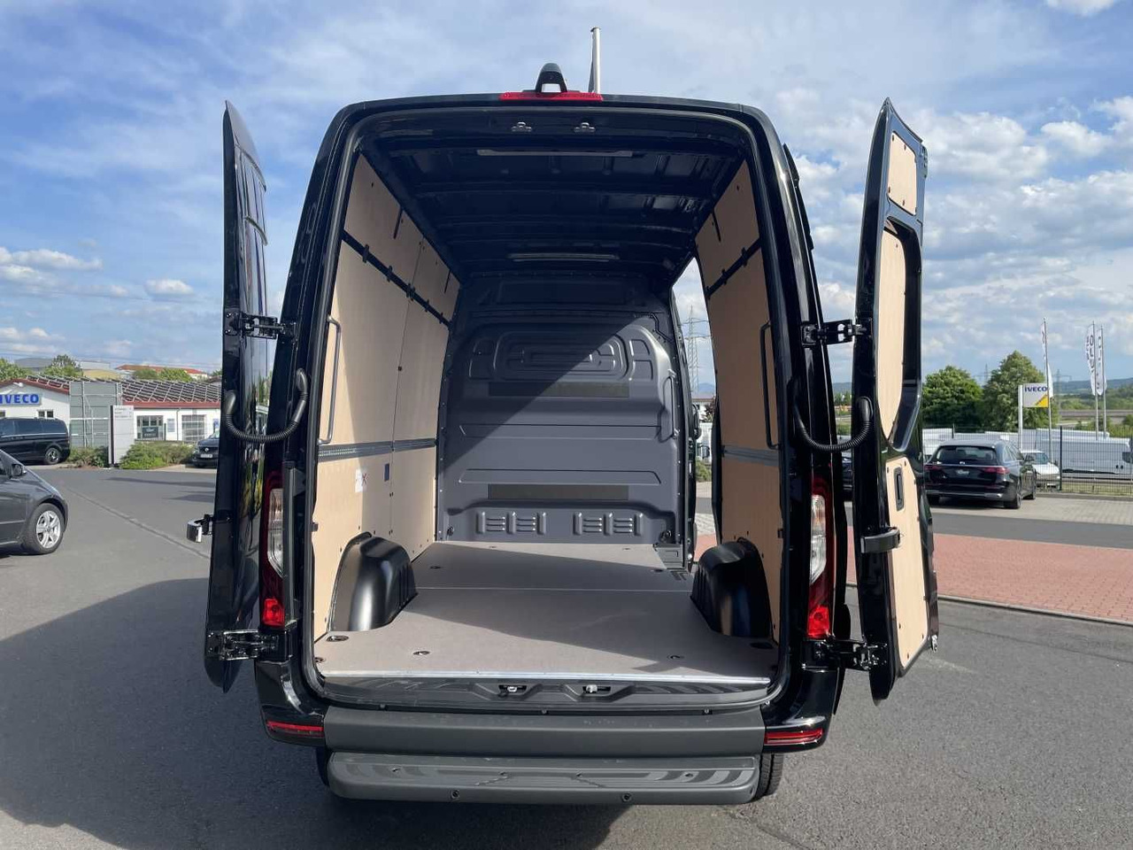 Суцільнометалевий фургон Mercedes-Benz Sprinter 319 CDI 4x4 3665 Klima Kamera MBUX LED: фото 7
