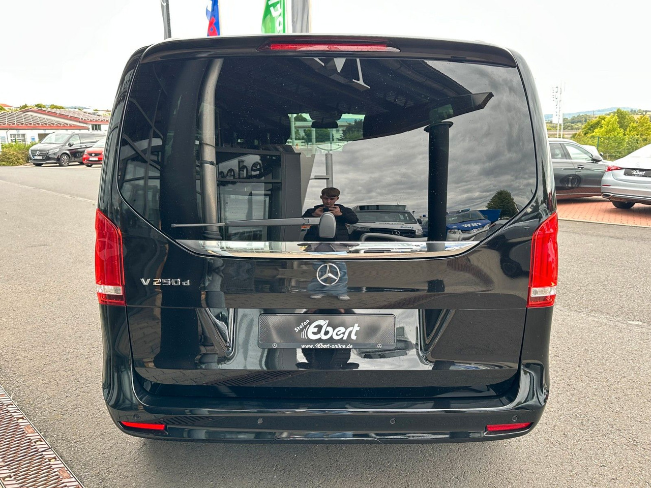 Mercedes-Benz V 250 d EDITION AMG Kompakt ILS elektr Türen - Пасажирський фургон: фото 5 Mercedes-Benz V 250 d EDITION AMG Kompakt ILS elektr Türen - Пасажирський фургон: фото 5