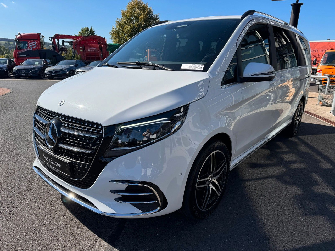 Mercedes-Benz V 300 d 4MATIC EXCLUSIVE AMG Tische AHK2,5to - Пасажирський фургон: фото 3 Mercedes-Benz V 300 d 4MATIC EXCLUSIVE AMG Tische AHK2,5to - Пасажирський фургон: фото 3