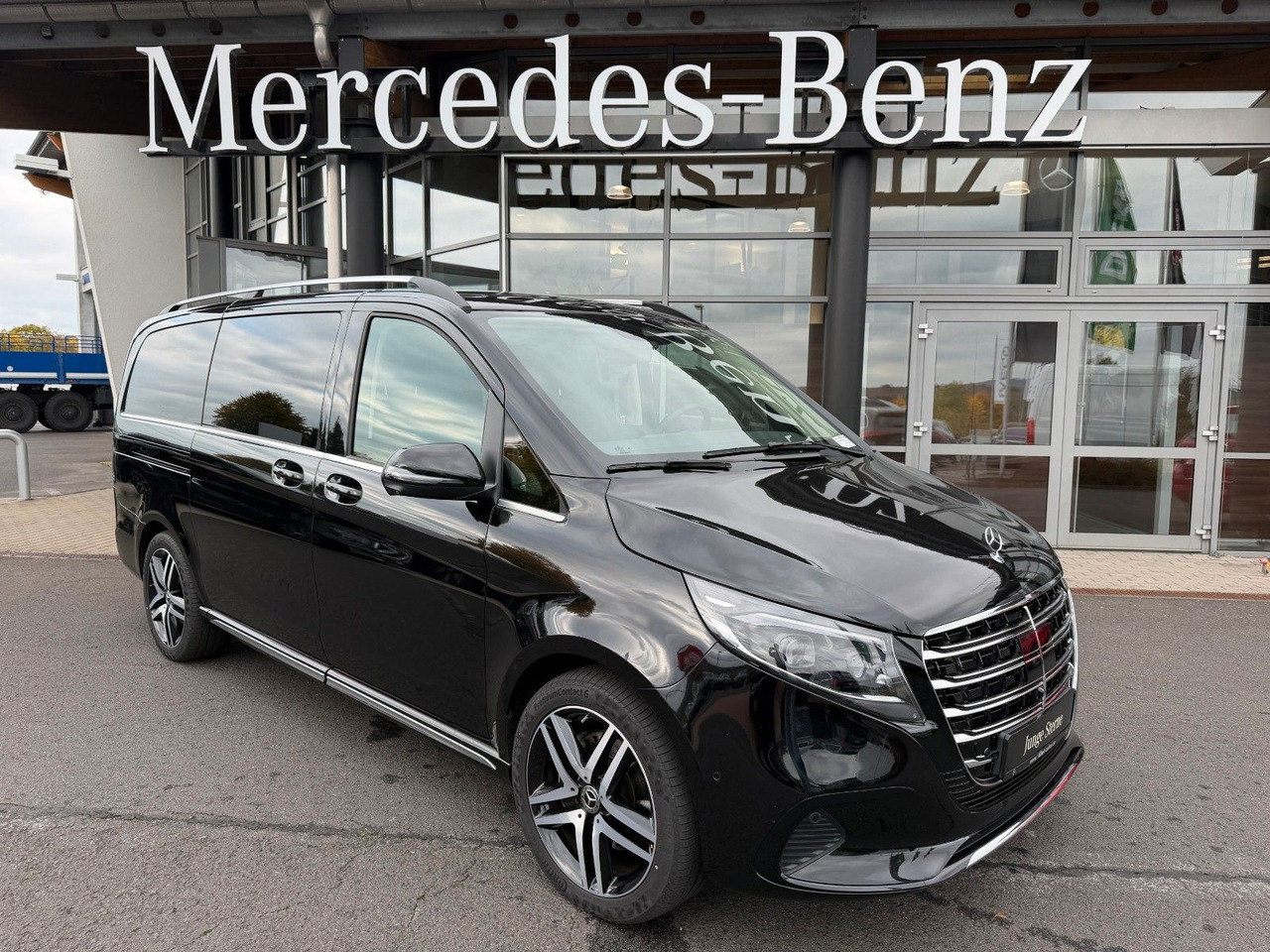 Mercedes-Benz V 300 d 4MATIC EXCLUSIVE Luxus-Sitze AHK2,5to - Пасажирський фургон: фото 1 Mercedes-Benz V 300 d 4MATIC EXCLUSIVE Luxus-Sitze AHK2,5to - Пасажирський фургон: фото 1