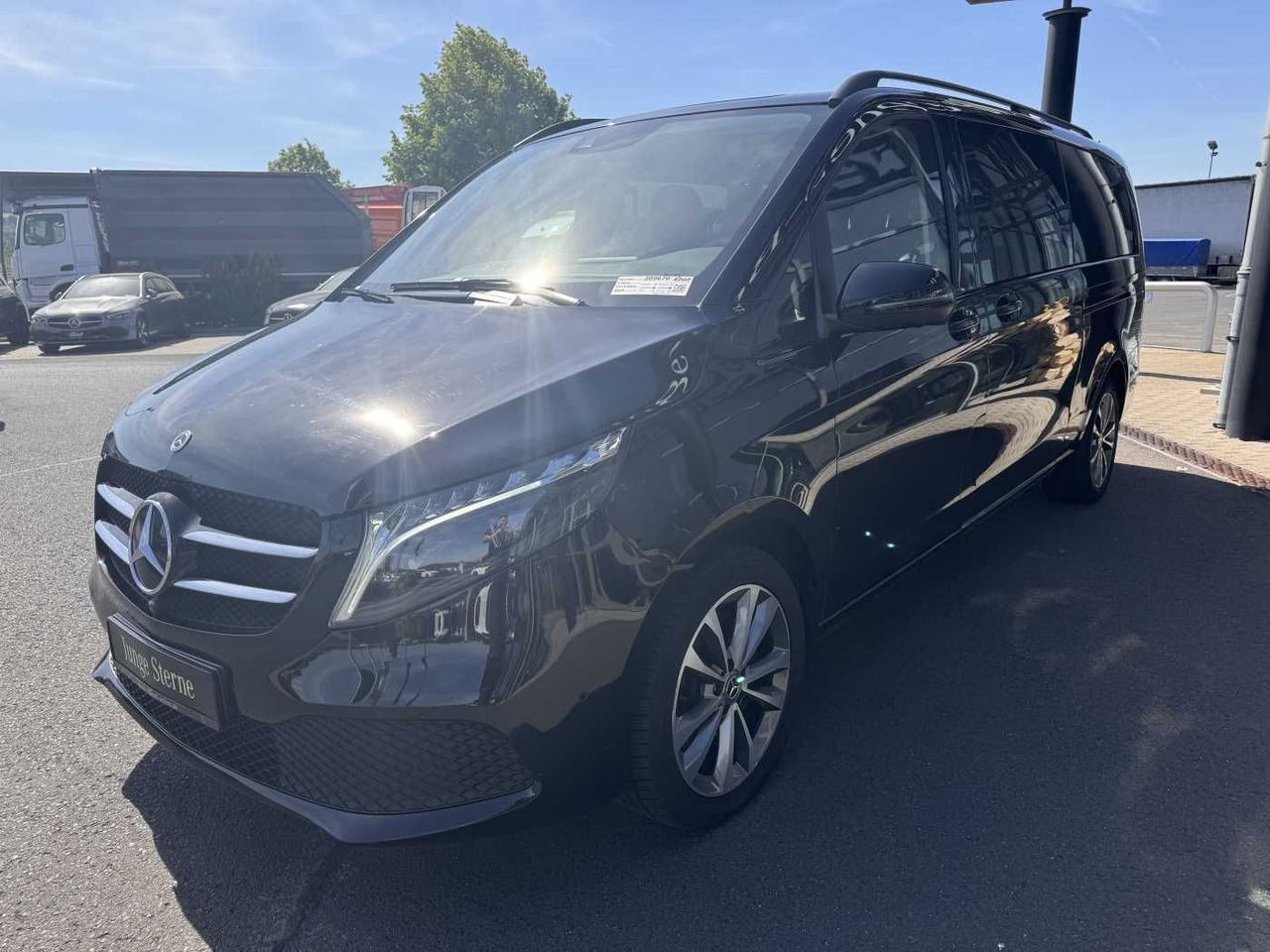 Mercedes-Benz V 300 d AVA Extralang AIRMATIC Standheiz 360Kam - Легковий автомобіль: фото 3 Mercedes-Benz V 300 d AVA Extralang AIRMATIC Standheiz 360Kam - Легковий автомобіль: фото 3