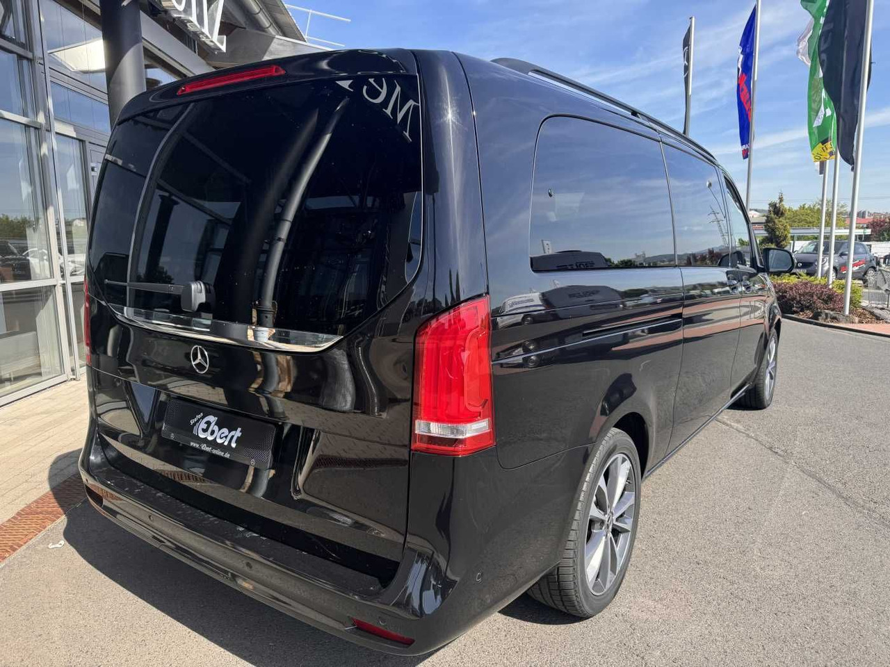 Mercedes-Benz V 300 d AVA Extralang AIRMATIC Standheiz 360Kam - Легковий автомобіль: фото 4 Mercedes-Benz V 300 d AVA Extralang AIRMATIC Standheiz 360Kam - Легковий автомобіль: фото 4