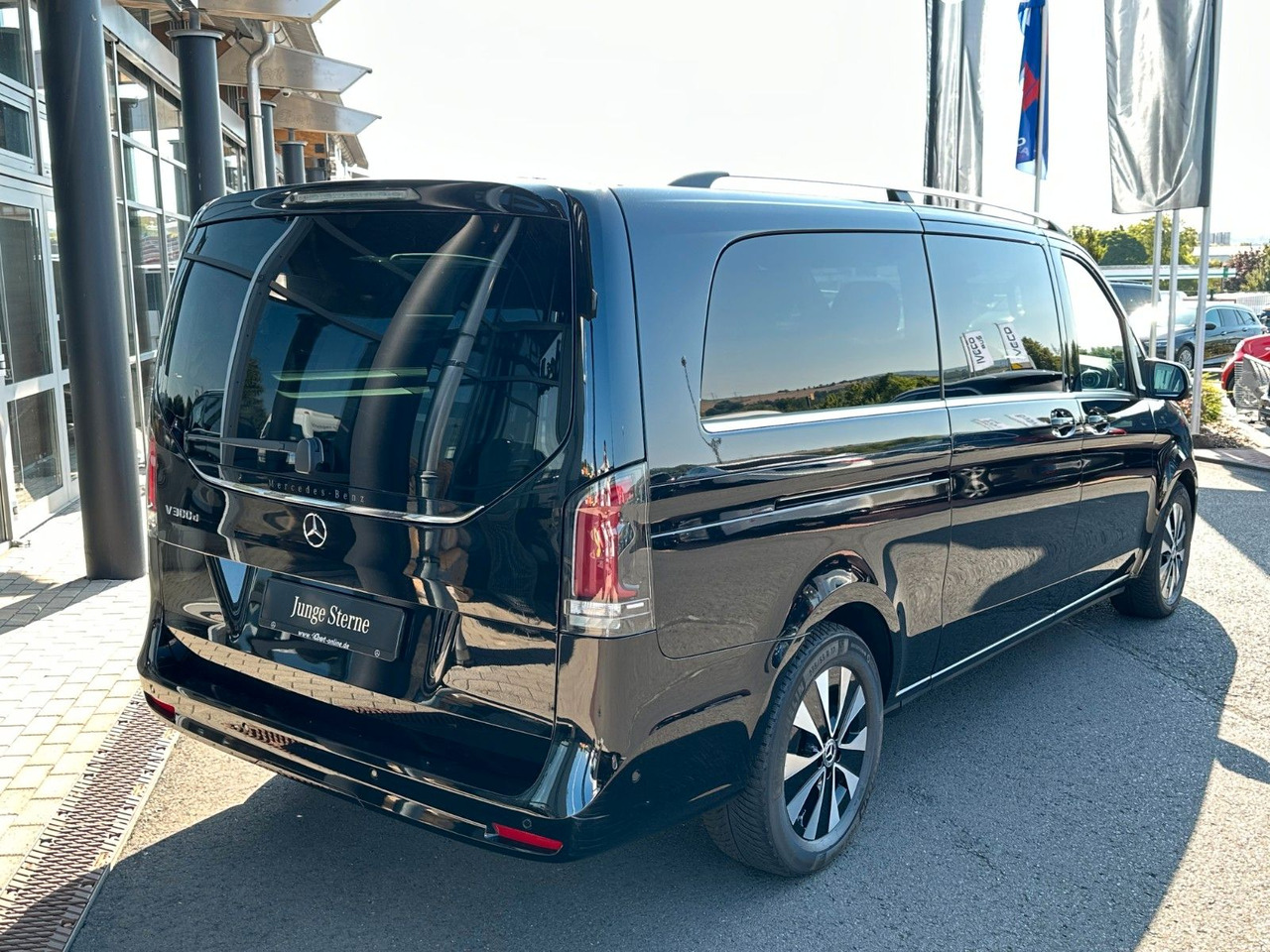 Mercedes-Benz V 300 d AVANTGARDE Extralang 360Kamera Standheiz - Пасажирський фургон: фото 4 Mercedes-Benz V 300 d AVANTGARDE Extralang 360Kamera Standheiz - Пасажирський фургон: фото 4