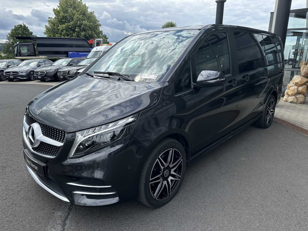 Mercedes-Benz V 300 d EDITION AMG AHK Tisch Leder ILS 7Sitze - Легковий автомобіль: фото 3 Mercedes-Benz V 300 d EDITION AMG AHK Tisch Leder ILS 7Sitze - Легковий автомобіль: фото 3