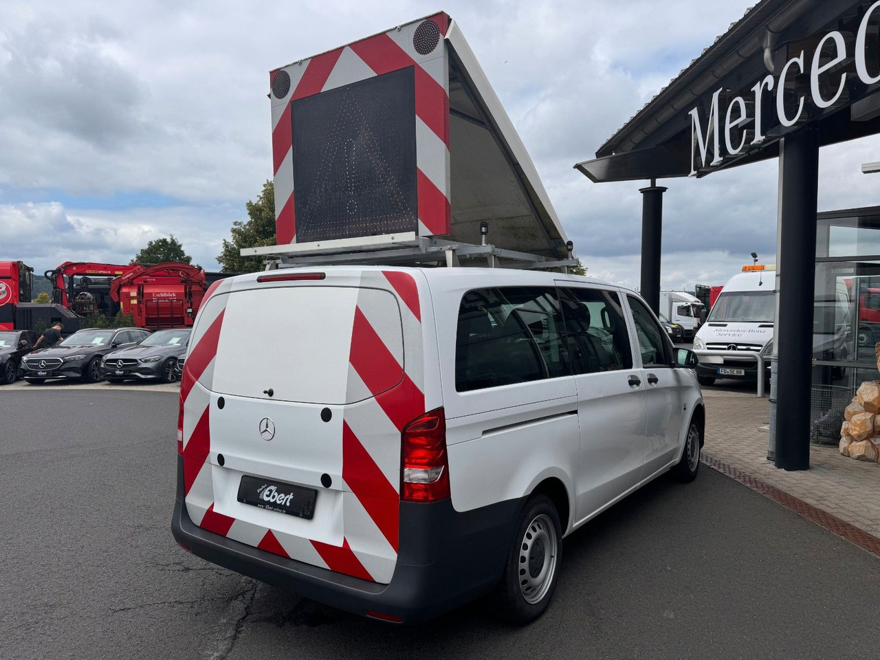 Mercedes-Benz Vito 111 CDI Tourer Begleitfahrzeug BF3+ / WVZ - Легковий фургон: фото 3 Mercedes-Benz Vito 111 CDI Tourer Begleitfahrzeug BF3+ / WVZ - Легковий фургон: фото 3