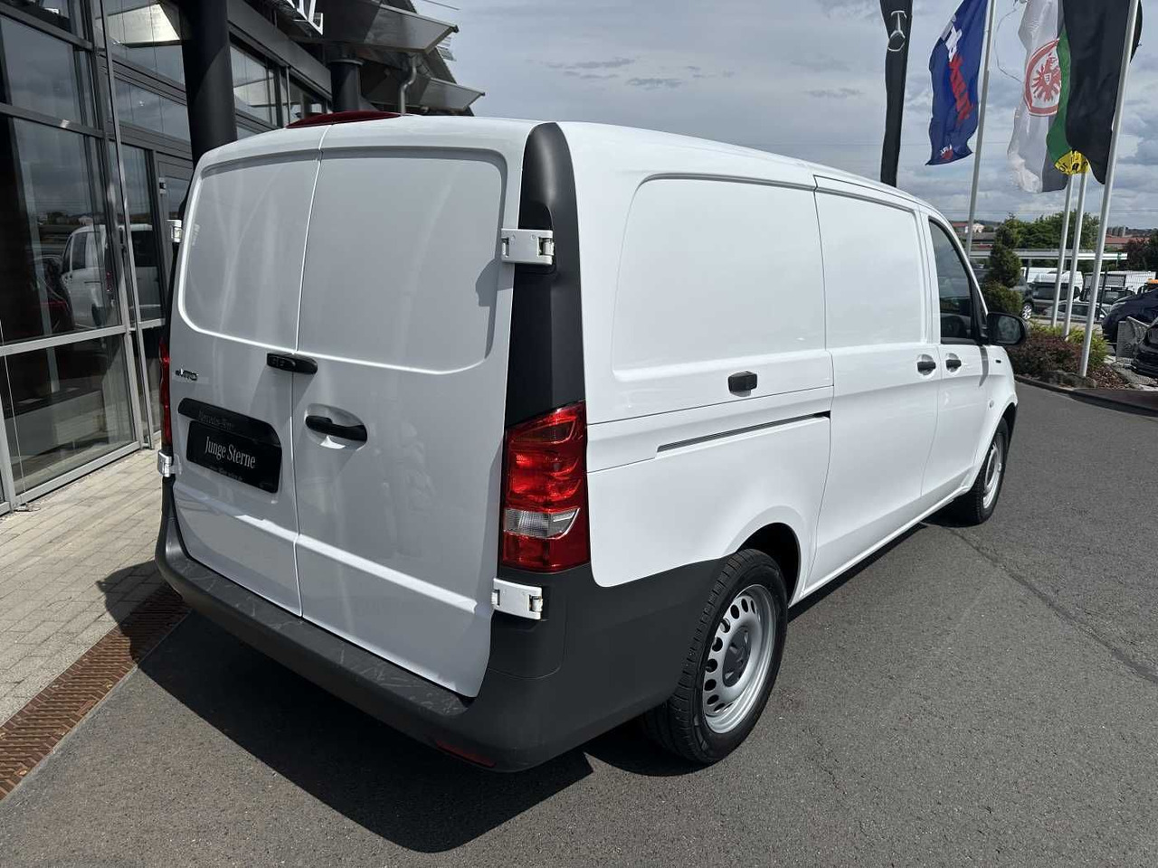 Mercedes-Benz eVito 112 Klima Kamera Navi SHZ Tempomat - Легковий фургон, Електричний фургон: фото 4 Mercedes-Benz eVito 112 Klima Kamera Navi SHZ Tempomat - Легковий фургон, Електричний фургон: фото 4