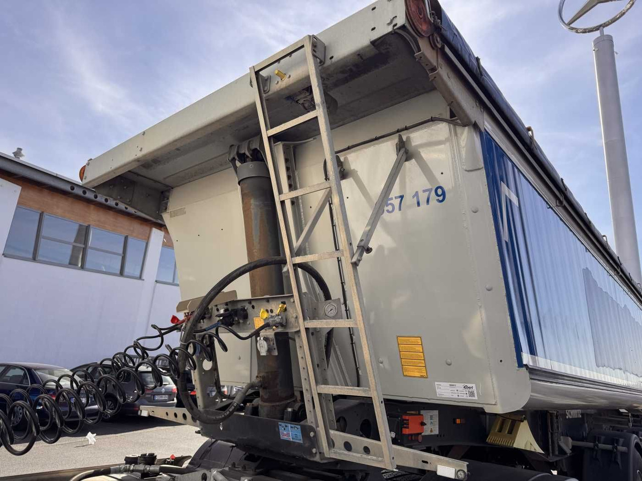 Самоскид напівпричіп Schmitz Cargobull SGF*S3 SKI 24 SL 7.2 Mulde 23m³ Liftachse 5x Schmitz Cargobull SGF*S3 SKI 24 SL 7.2 Alu-Mulde 23m³ Liftachse: фото 10 Самоскид напівпричіп Schmitz Cargobull SGF*S3 SKI 24 SL 7.2 Mulde 23m³ Liftachse 5x Schmitz Cargobull SGF*S3 SKI 24 SL 7.2 Alu-Mulde 23m³ Liftachse: фото 10