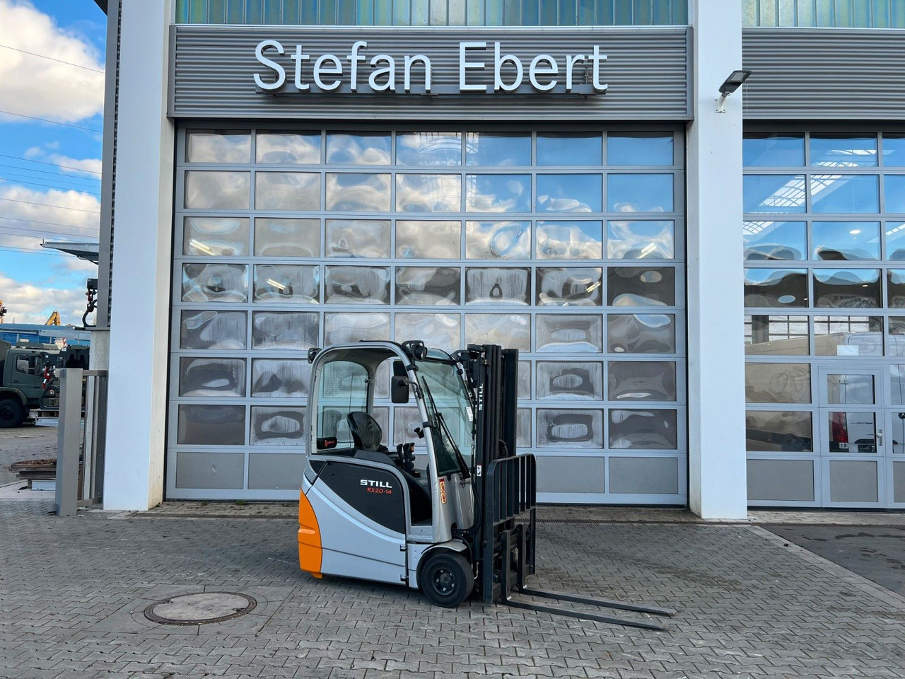 Still RX20-14 / Triplex: 4.60m! / nur 2.438h! / SS - Електронавантажувач: фото 1 Still RX20-14 / Triplex: 4.60m! / nur 2.438h! / SS - Електронавантажувач: фото 1