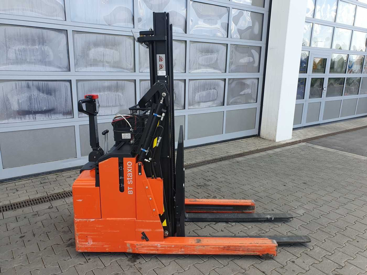 Toyota RWE 120 / Schubmaststapler / Duplex:2.9m / 257h! - Штабелер: фото 3 Toyota RWE 120 / Schubmaststapler / Duplex:2.9m / 257h! - Штабелер: фото 3