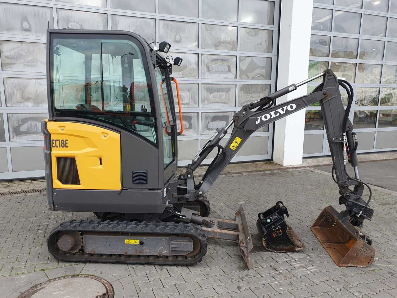 Volvo EC18E / nur 415h! / MS01 / 2021 / inkl 2x Löffel - Міні-екскаватор: фото 2 Volvo EC18E / nur 415h! / MS01 / 2021 / inkl 2x Löffel - Міні-екскаватор: фото 2
