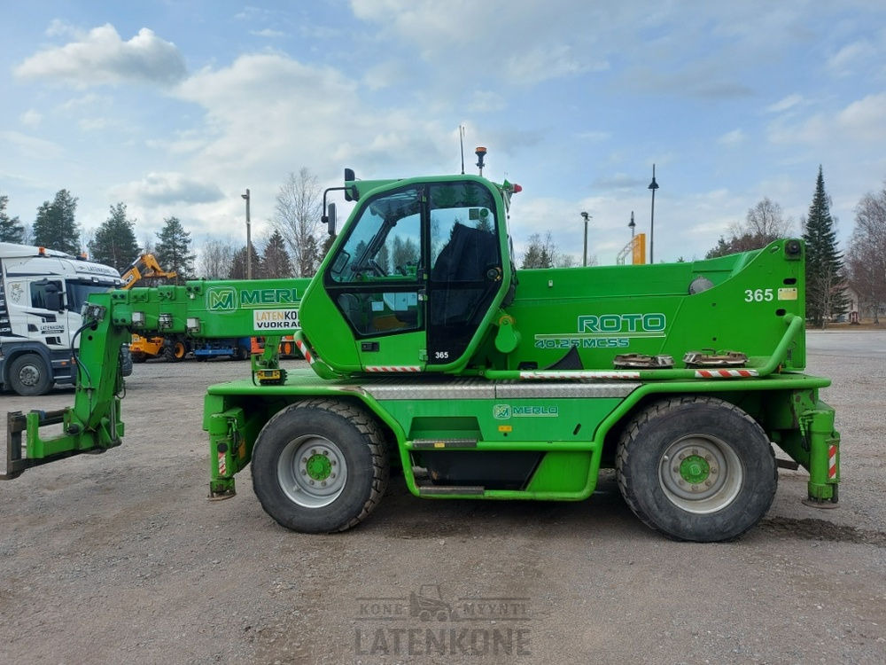 Merlo ROTO 40.25MCSS with basket, remote, jib - Навантажувач телескопічний: фото 2 Merlo ROTO 40.25MCSS with basket, remote, jib - Навантажувач телескопічний: фото 2