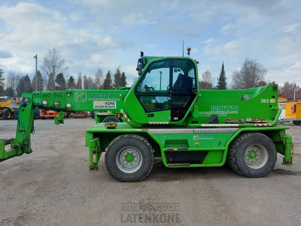 Merlo ROTO 40.25MCSS with basket, remote, jib - Навантажувач телескопічний: фото 1 Merlo ROTO 40.25MCSS with basket, remote, jib - Навантажувач телескопічний: фото 1