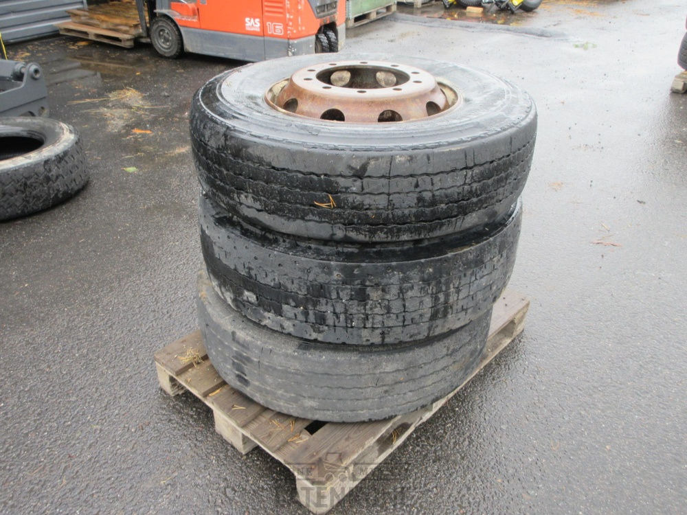 Renkaat vanteilla 295/80 R22,5 3kpl - Колесо в категорії Будівельна техніка: фото 2 Renkaat vanteilla 295/80 R22,5 3kpl - Колесо в категорії Будівельна техніка: фото 2