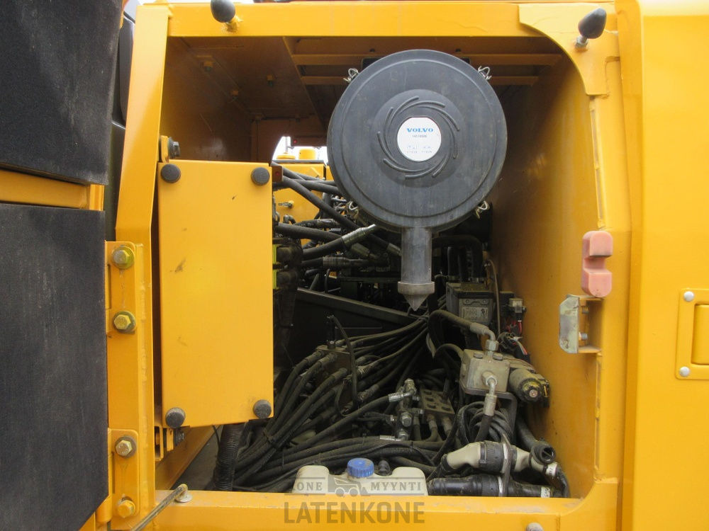 Гусеничний екскаватор Volvo EC210CL kaivinkone: фото 18