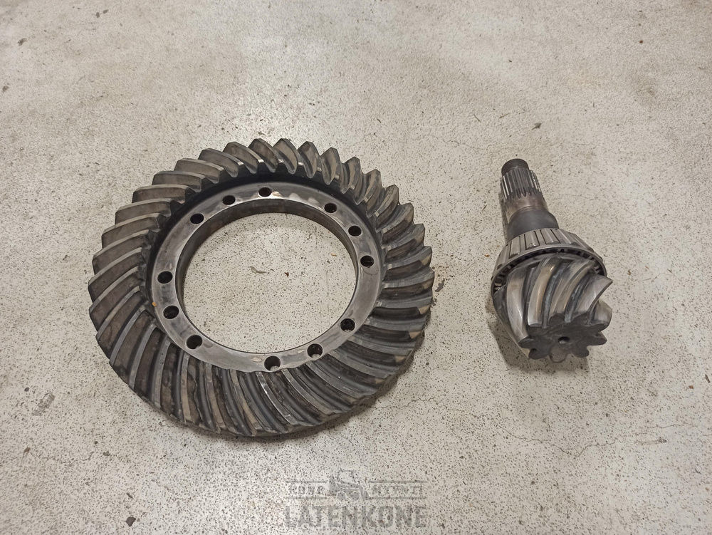 Volvo L70D Pinionakseli ja lautaspyörä / Drive gear - Трансмісія в категорії Будівельна техніка: фото 1 Volvo L70D Pinionakseli ja lautaspyörä / Drive gear - Трансмісія в категорії Будівельна техніка: фото 1